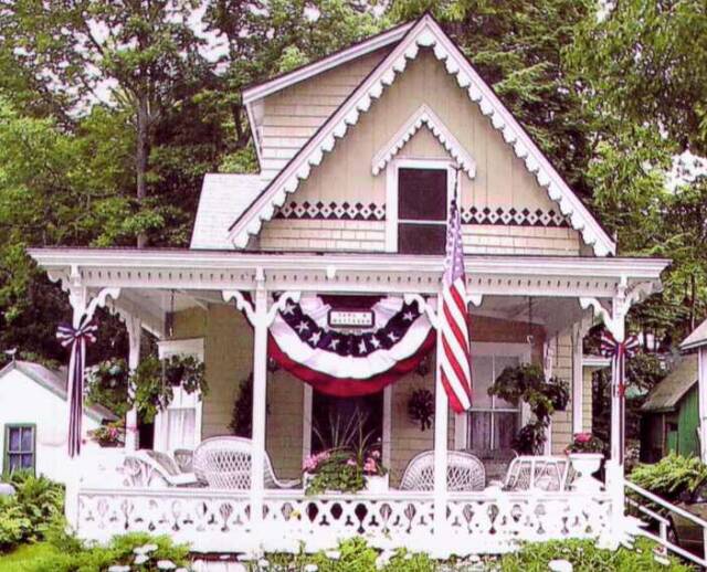 Classic Bayside Victorian Cottage